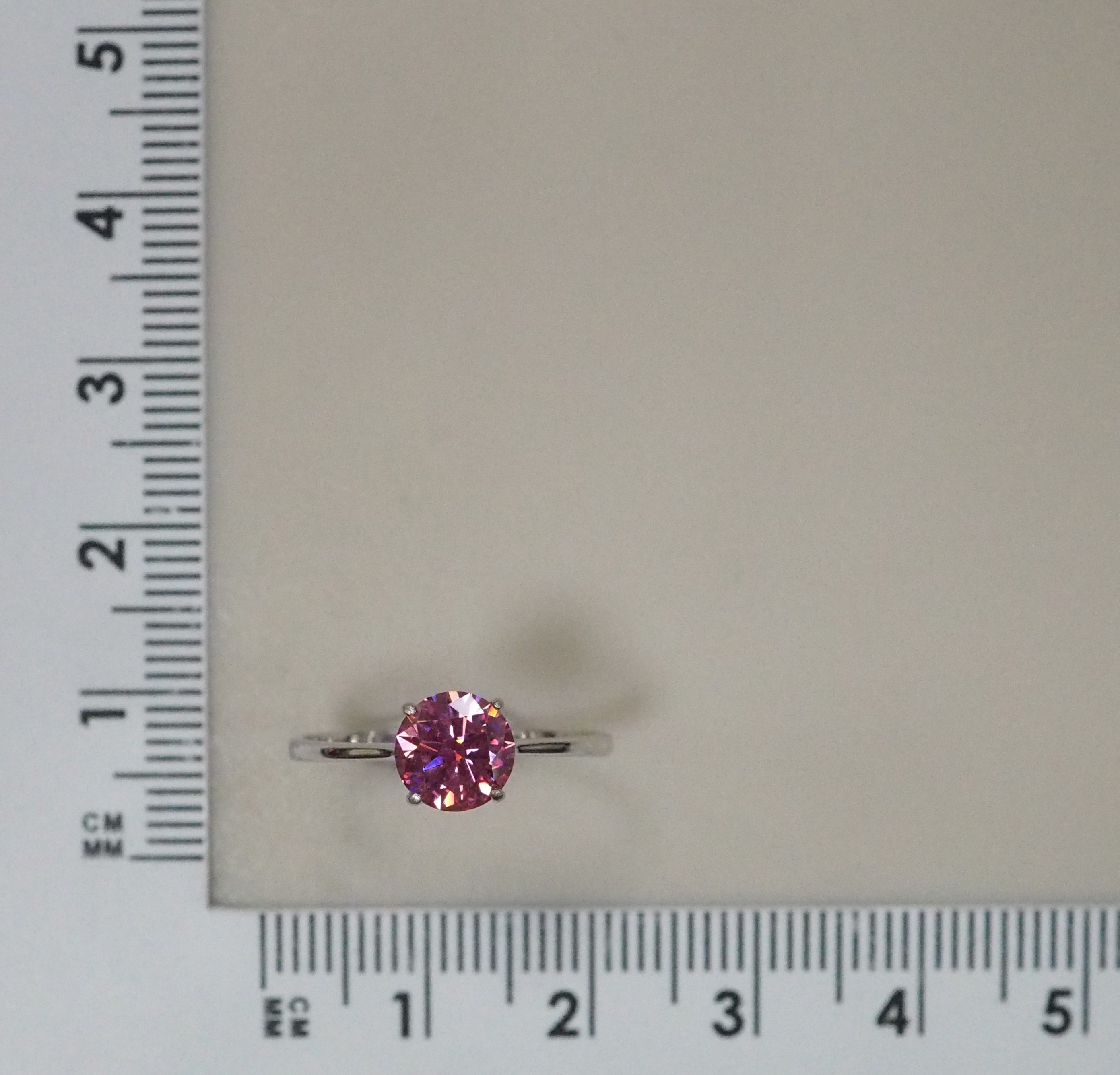 Серебряное кольцо с розовым муассанитом